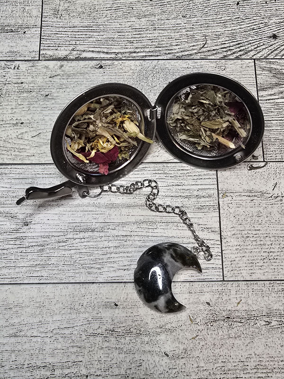 Chevron Amethyst Moon Loose Tea Leaf Infuser