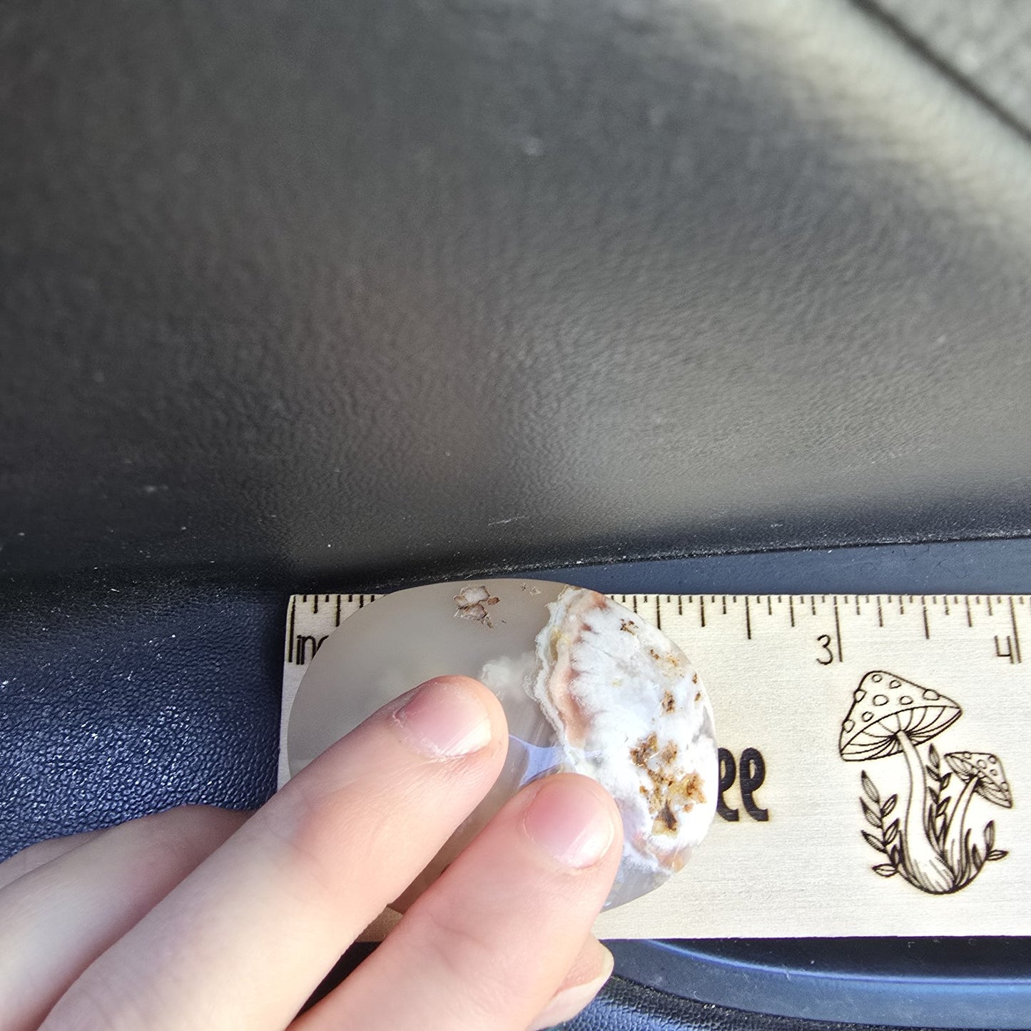 Flower Agate Crystal Palm Stone