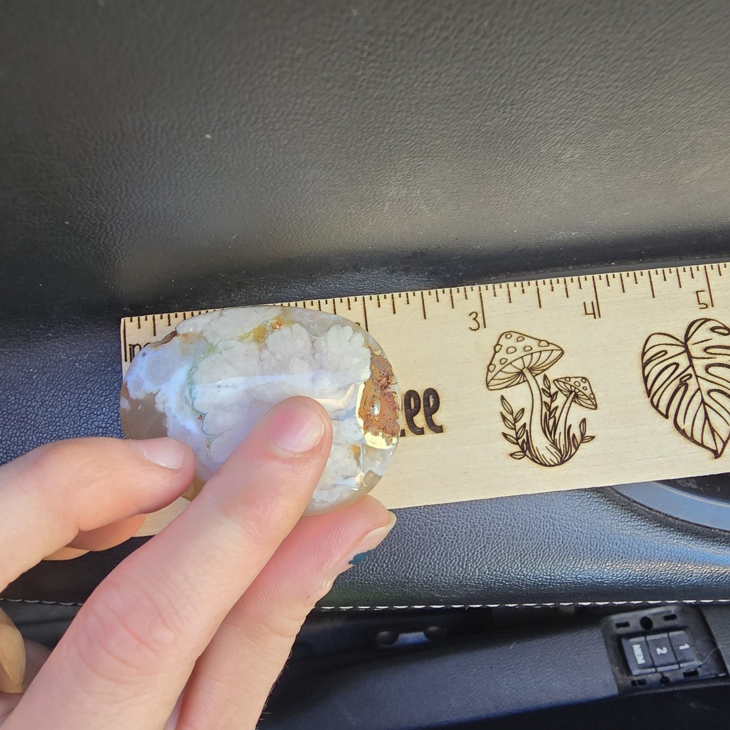 Flower Agate Crystal Palm Stone