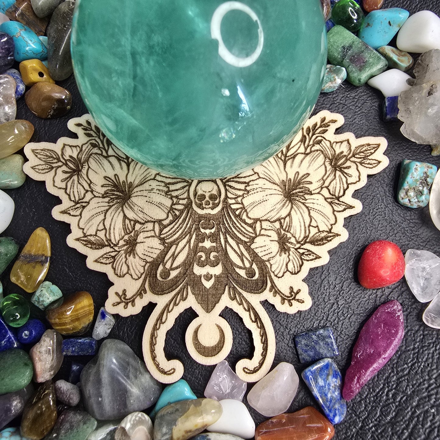 Death's-head hawkmoth Crystal Sphere Stand