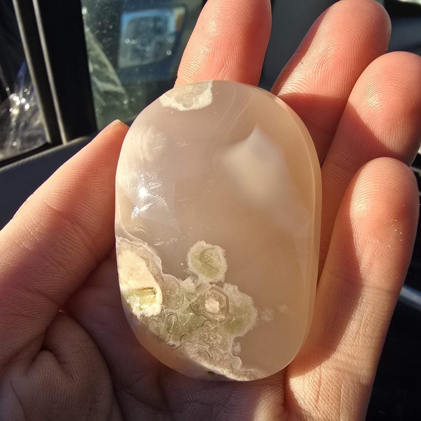 Flower Agate Crystal Palm Stone