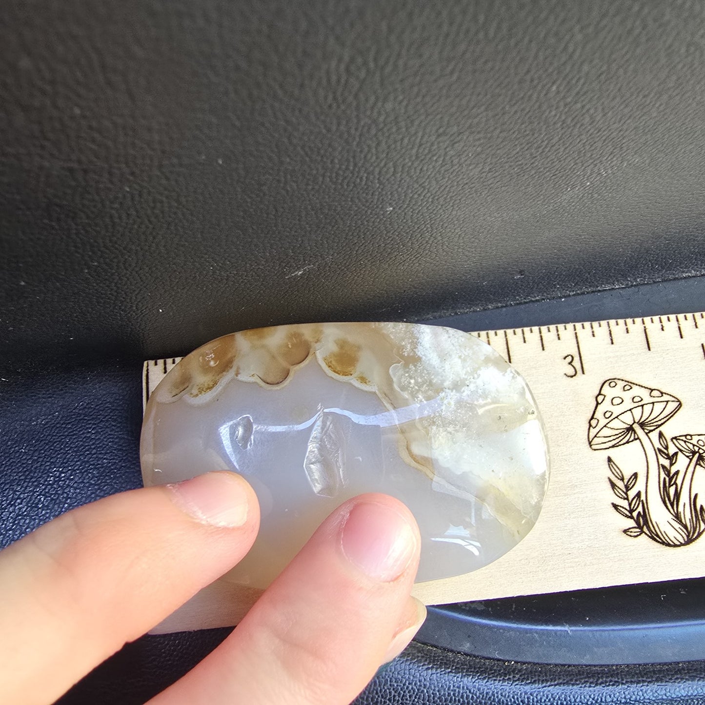 Flower Agate Crystal Palm Stone