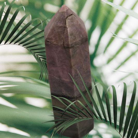 Rhodonite point