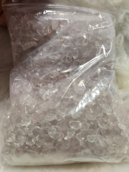 Rose quartz chips