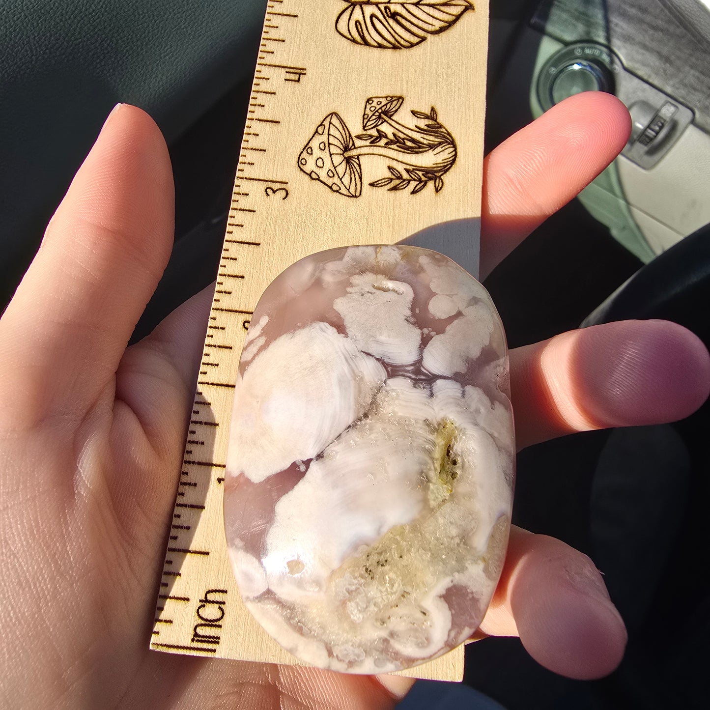 Flower Agate Crystal Palm Stone